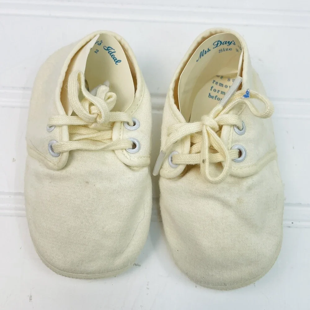 Lot‎ of 2 Sizes Vtg Mrs Days Ideal LACE UP CRIB SHOES White Sizes 1&2 Doll Shoes